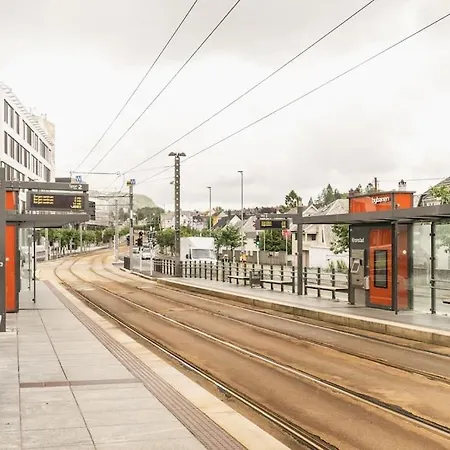 Dinbnb I 1 Minute To Tram! Newly Built With Balcony & 3 Beds Apartment *